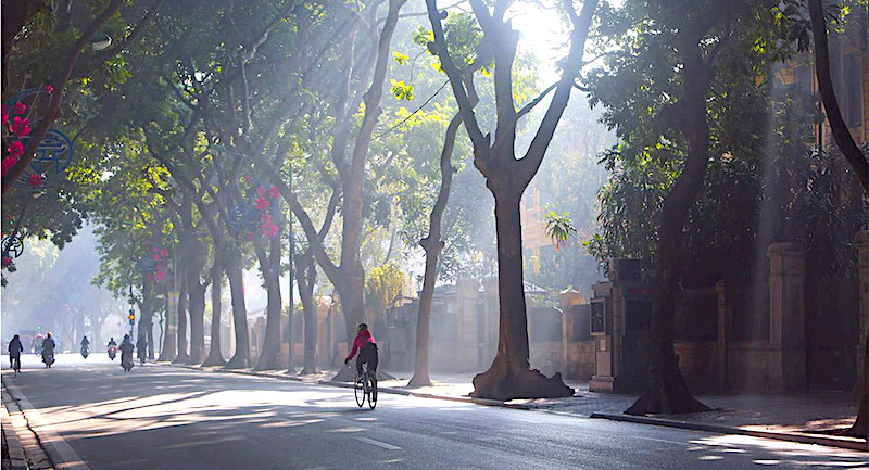 Hanoi street hanoimoi.jpg